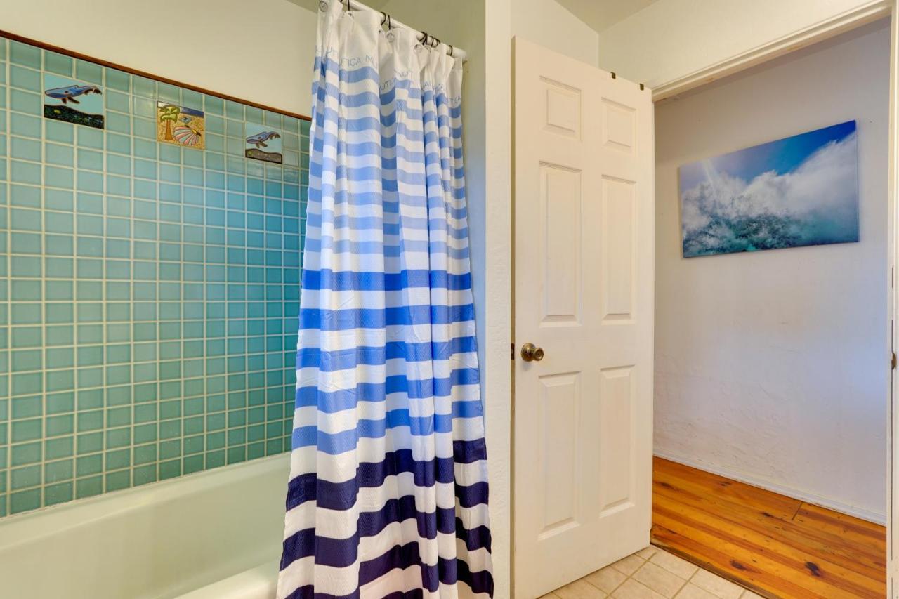 Breezy Kailua-Kona Bungalow With Lanai And Ocean View! Екстер'єр фото