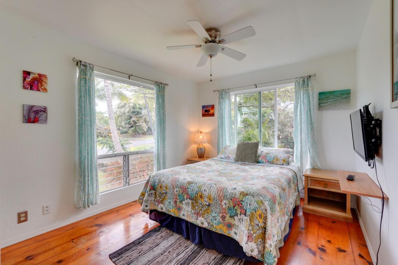 Breezy Kailua-Kona Bungalow With Lanai And Ocean View! Екстер'єр фото